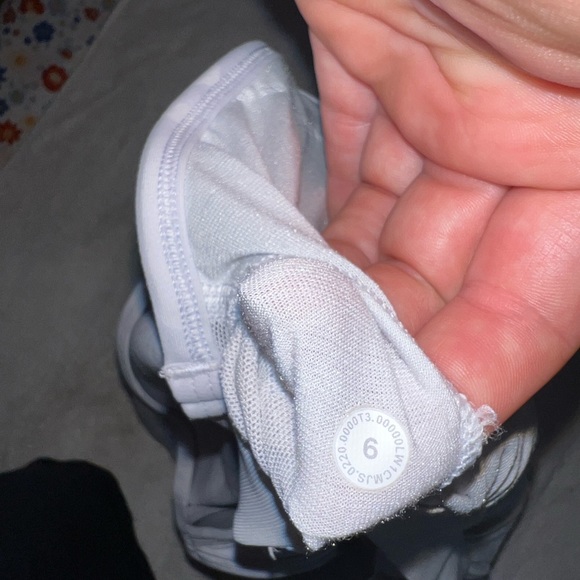 Lululemon white camo y back tank size 6 - Picture 4 of 4